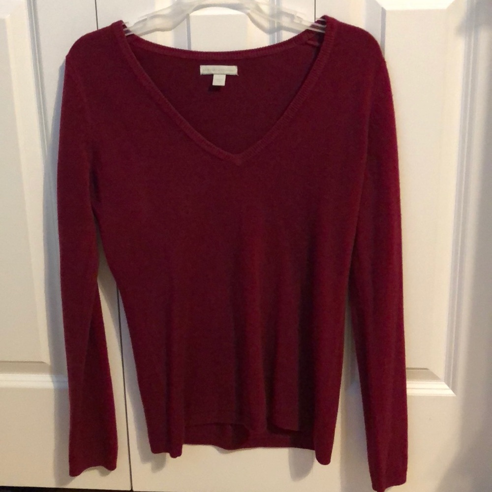 Burgundy v neck sweater top
